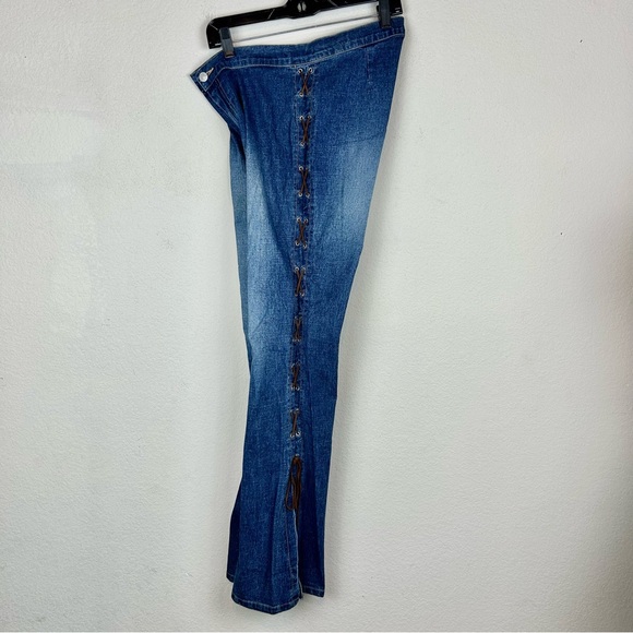 b Clothing Company Y2K Fadded Flare Leg Medium Wash Jeans - Picture 6 of 10